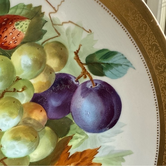 Vintage hand painted decorative plate unsigned Dresden? German ? Gold Rim - Picture 3 of 10